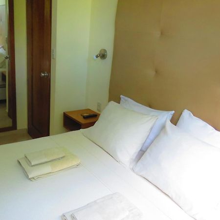 Boulevard 251 Riverside Apartments إكيتوس المظهر الخارجي الصورة