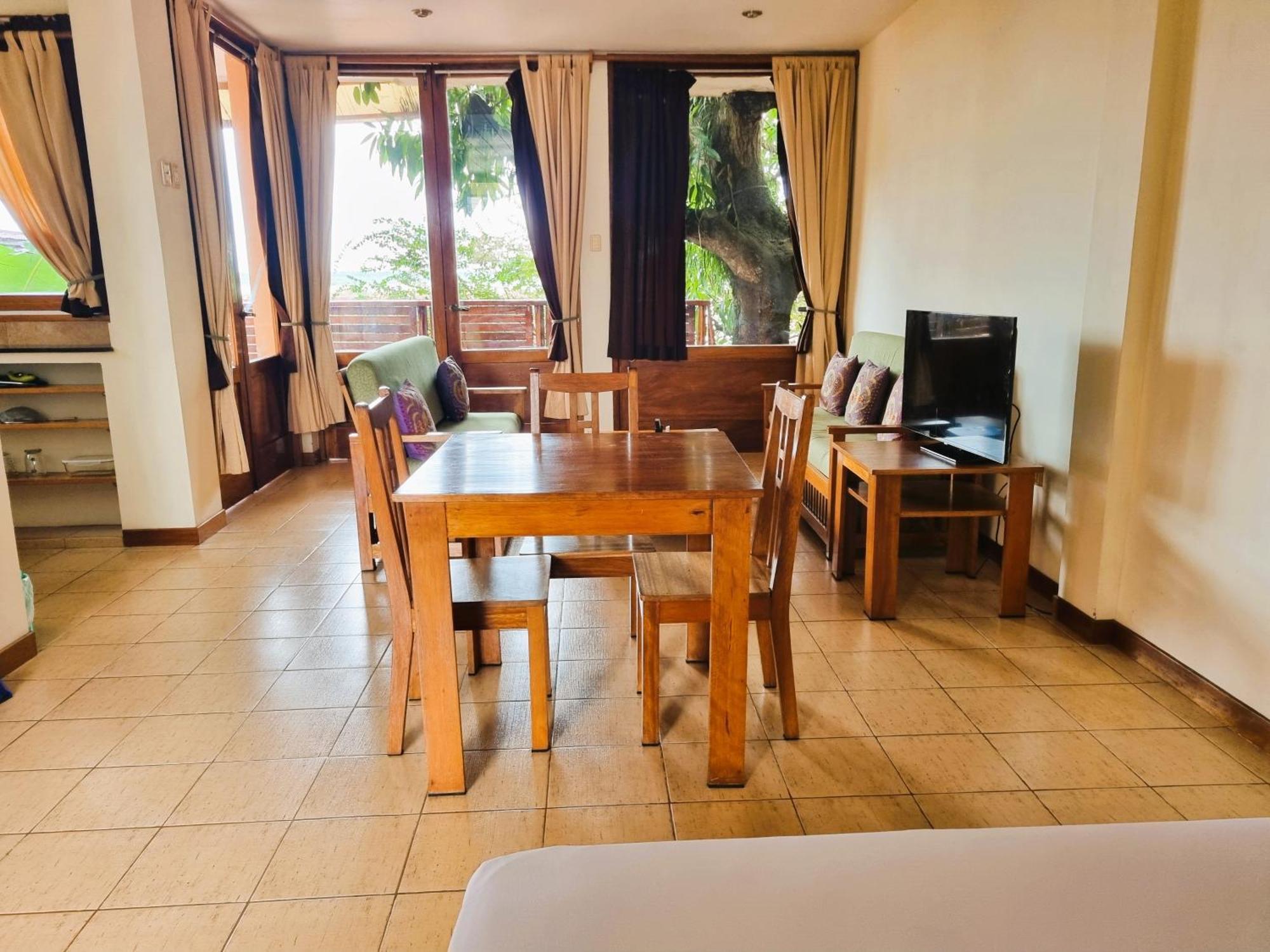 Boulevard 251 Riverside Apartments إكيتوس المظهر الخارجي الصورة